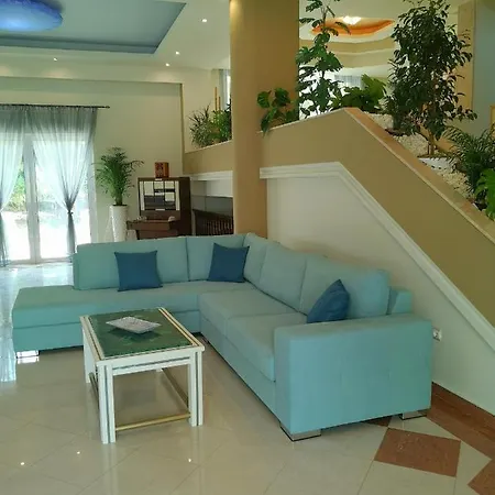 Louis Luxury By Living In Blue