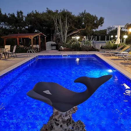 Louis Luxury By Living In Blue *