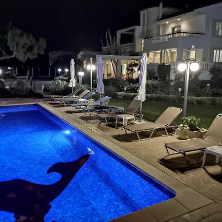 Louis Luxury By Living In Blue فيلة