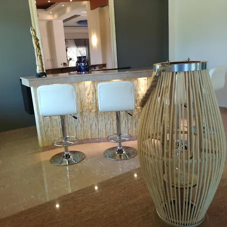 فيلة Louis Luxury By Living In Blue *