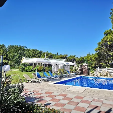 Louis Luxury By Living In Blue *