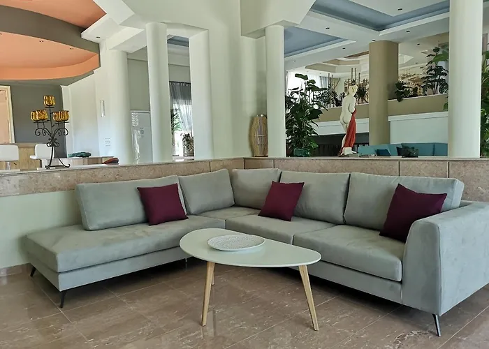 Louis Luxury By Living In Blue