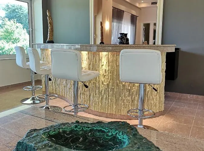 Louis Luxury By Living In Blue Villa