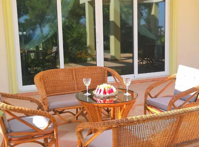 Louis Luxury By Living In Blue * Koskinou (Rhodes)