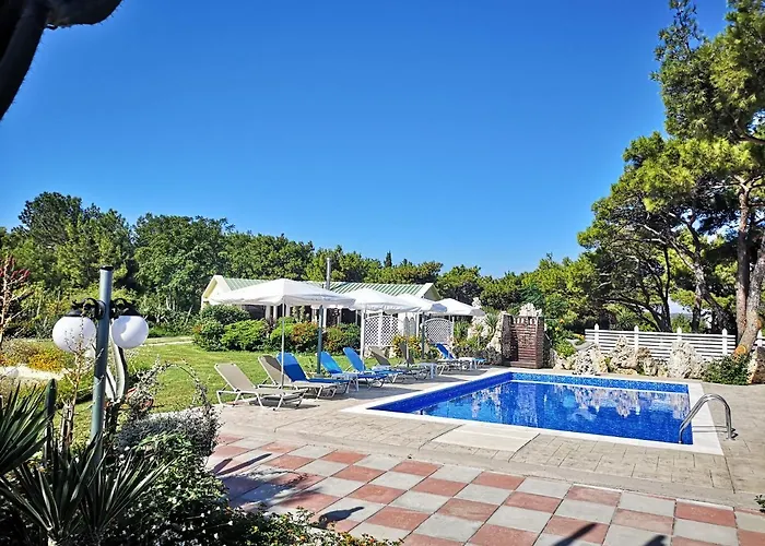 Louis Luxury By Living In Blue *