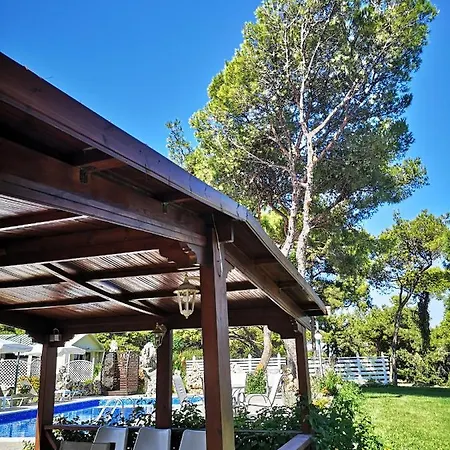 Louis Luxury By Living In Blue Villa