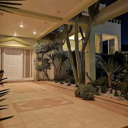 Villa Louis Luxury By Living In Blue *