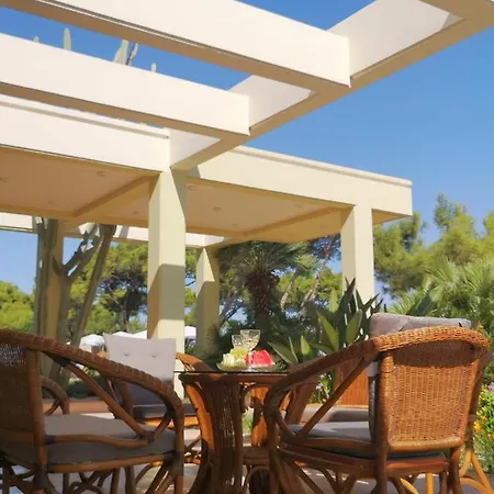 Louis Luxury By Living In Blue *