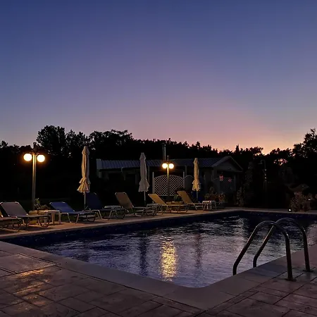 Louis Luxury By Living In Blue