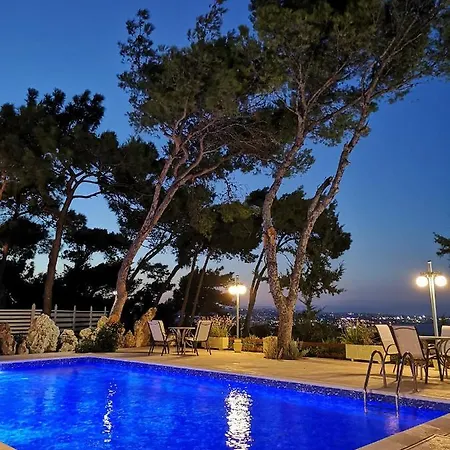 Louis Luxury By Living In Blue Villa