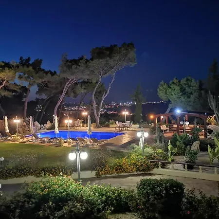 Louis Luxury By Living In Blue *