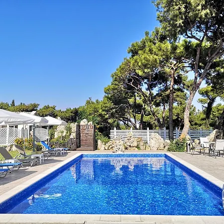 Louis Luxury By Living In Blue *