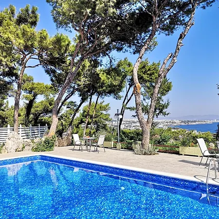 Villa Louis Luxury By Living In Blue *