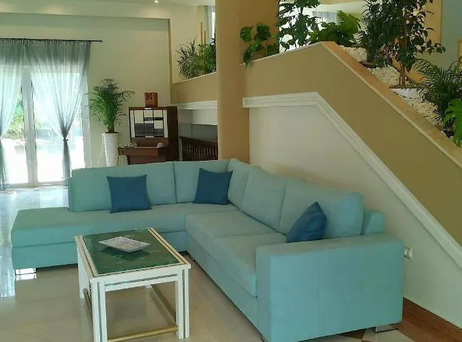 Louis Luxury By Living In Blue