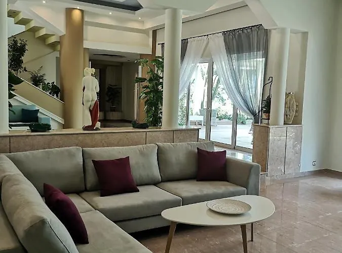 Louis Luxury By Living In Blue