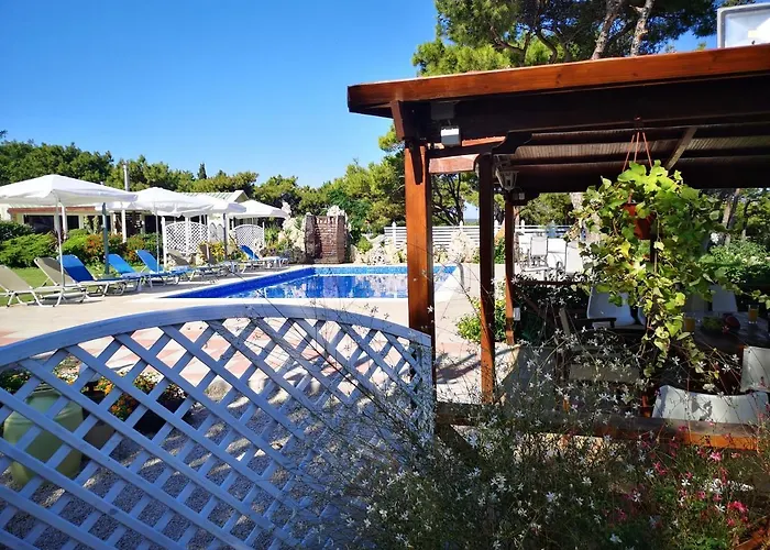 Louis Luxury By Living In Blue *