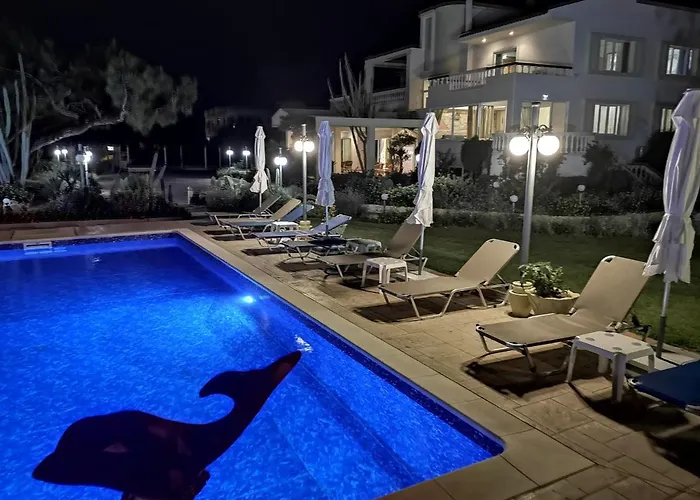 Louis Luxury By Living In Blue Villa