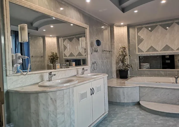 Louis Luxury By Living In Blue Villa