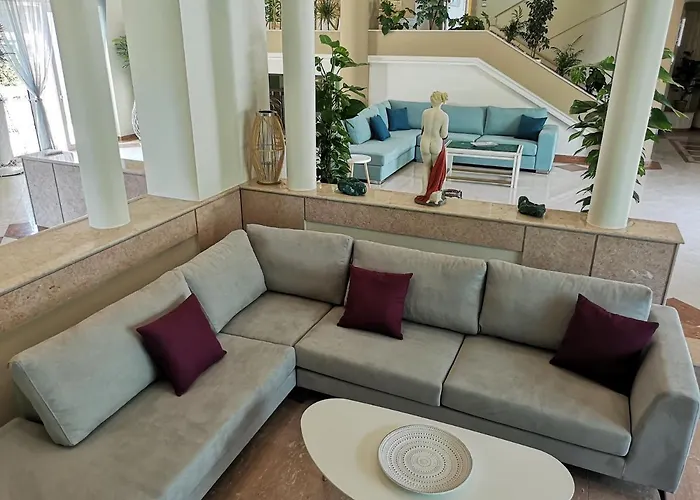 Louis Luxury By Living In Blue