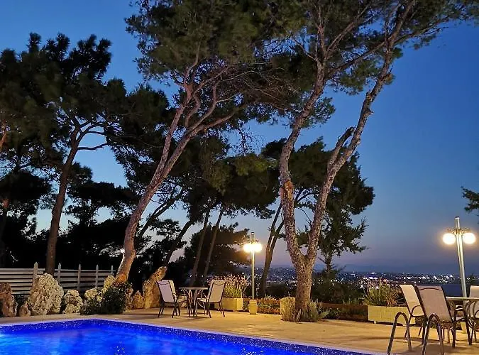 Louis Luxury By Living In Blue Villa