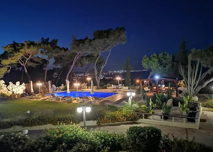 Louis Luxury By Living In Blue *