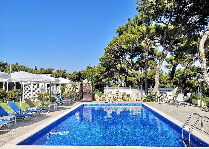 Louis Luxury By Living In Blue *