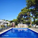 Vila Louis Luxury By Living In Blue