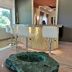 Louis Luxury By Living In Blue Vila