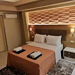 Louis Luxury By Living In Blue Vila