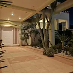 Vila Louis Luxury By Living In Blue *