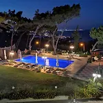 Vila Louis Luxury By Living In Blue
