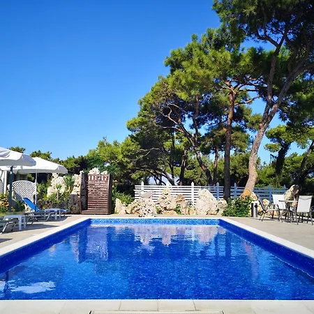 Louis Luxury By Living In Blue Villa *