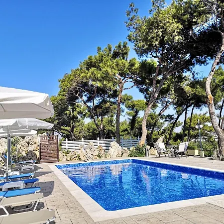 Louis Luxury By Living In Blue Villa