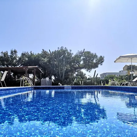 Louis Luxury By Living In Blue *