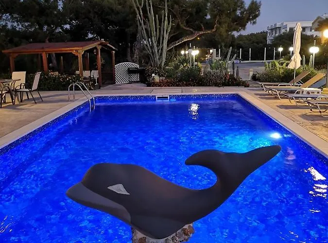 Louis Luxury By Living In Blue *