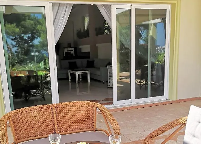 Louis Luxury By Living In Blue *