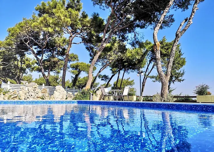 Louis Luxury By Living In Blue Villa